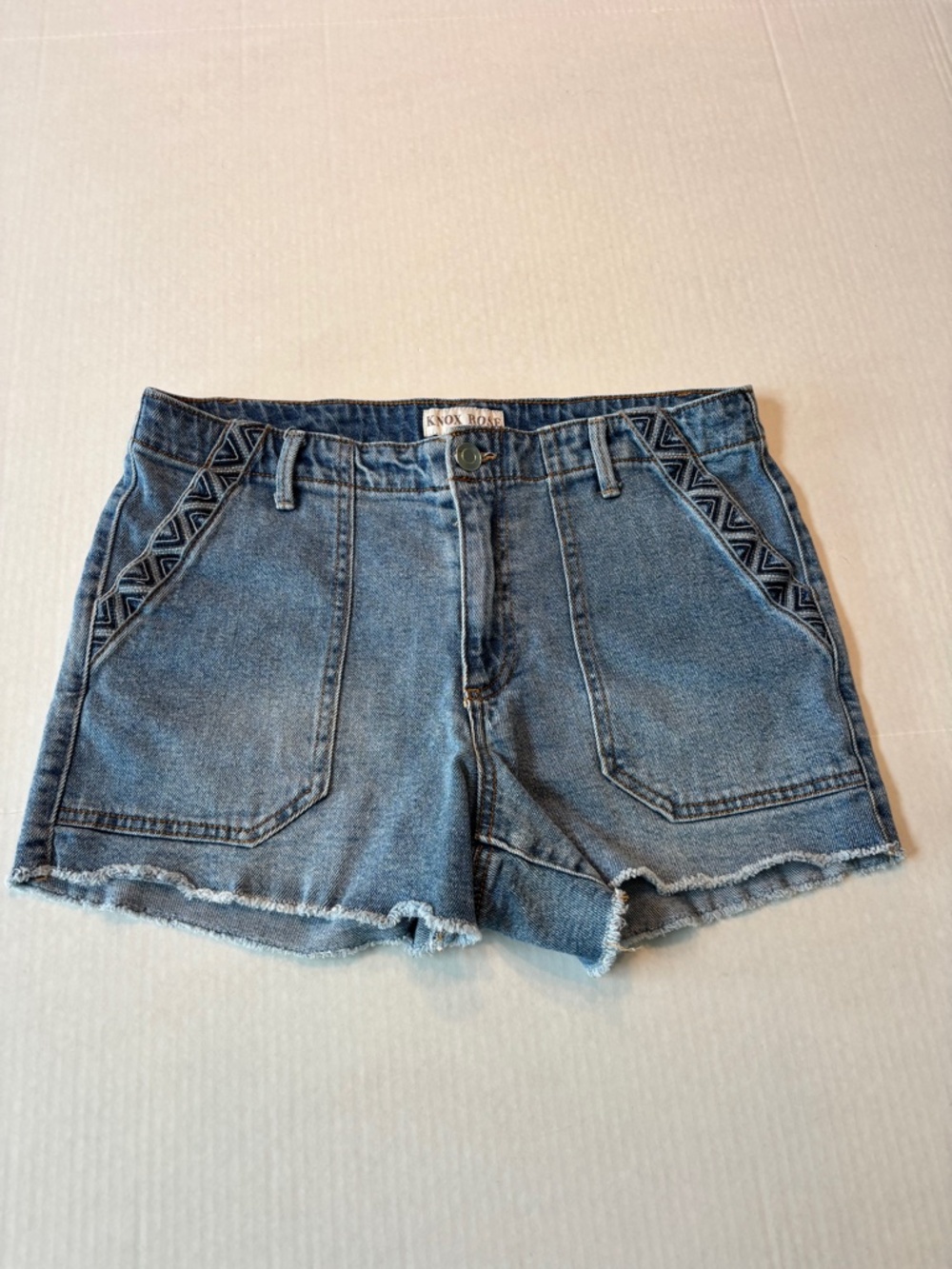 Knox Rose Womens Raw Hem Cut Off Denim Shorts Embroidered Accent Size 10